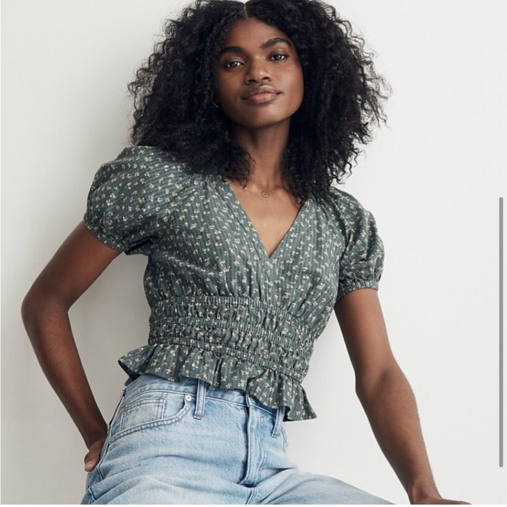 Madewell Poplin Puff-Sleeve Smocked Crop Top In Bitsy Bouquet